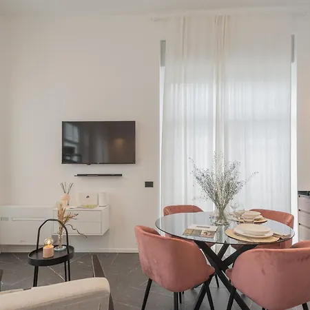 Piccola Lotus By Rent Appartamento Carate Urio