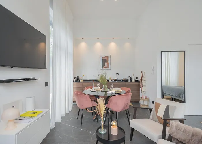 Piccola Lotus By Rent Apartament
