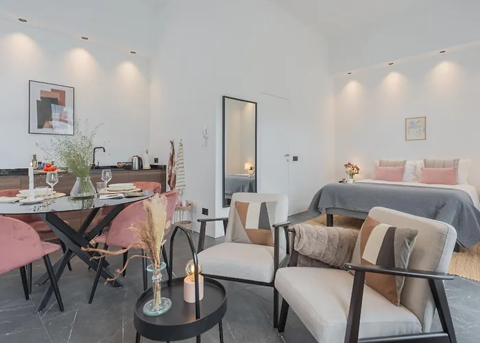 Piccola Lotus By Rent Apartament *